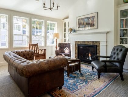 Library at the Briar Barn Inn