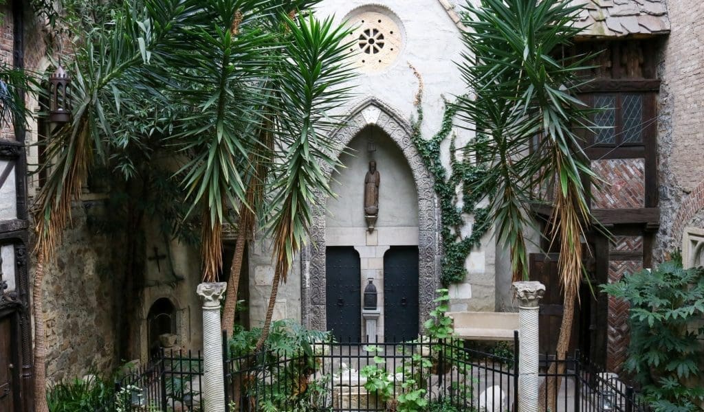 Hammond Castle Courtyard