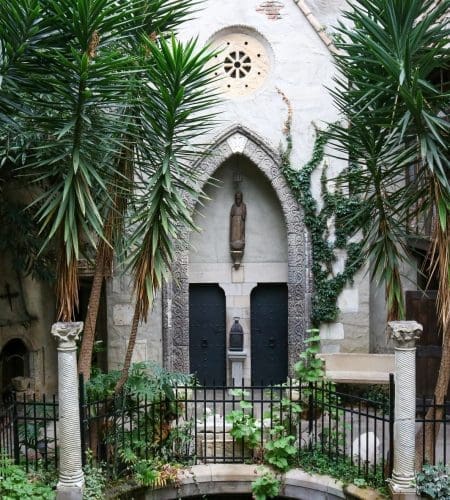Hammond Castle Courtyard