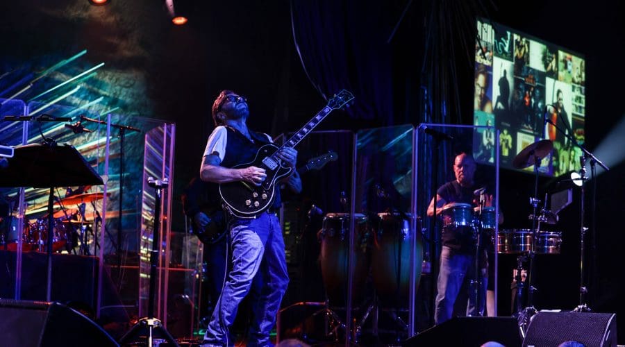 https://cpiofullstackpoc-sitetest.sperlingdev.com/wp-content/uploads/2025/02/2024-04-12-Al-Di-Meola-NYC-Ehud-Lazin-48-scaled.jpg